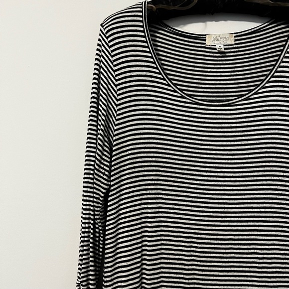 Striped 3/4 sleeve tunic. - Picture 1 of 6